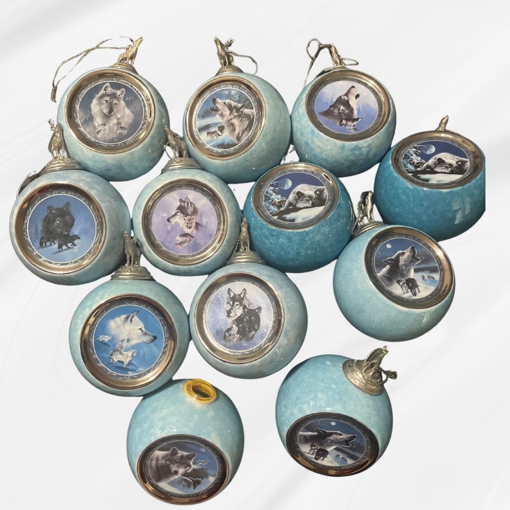 12 pc. Vtg 1997-1998 Bradford Editions "Spirit of the Wilderness" Wolf Ornaments - Picture 2 of 4